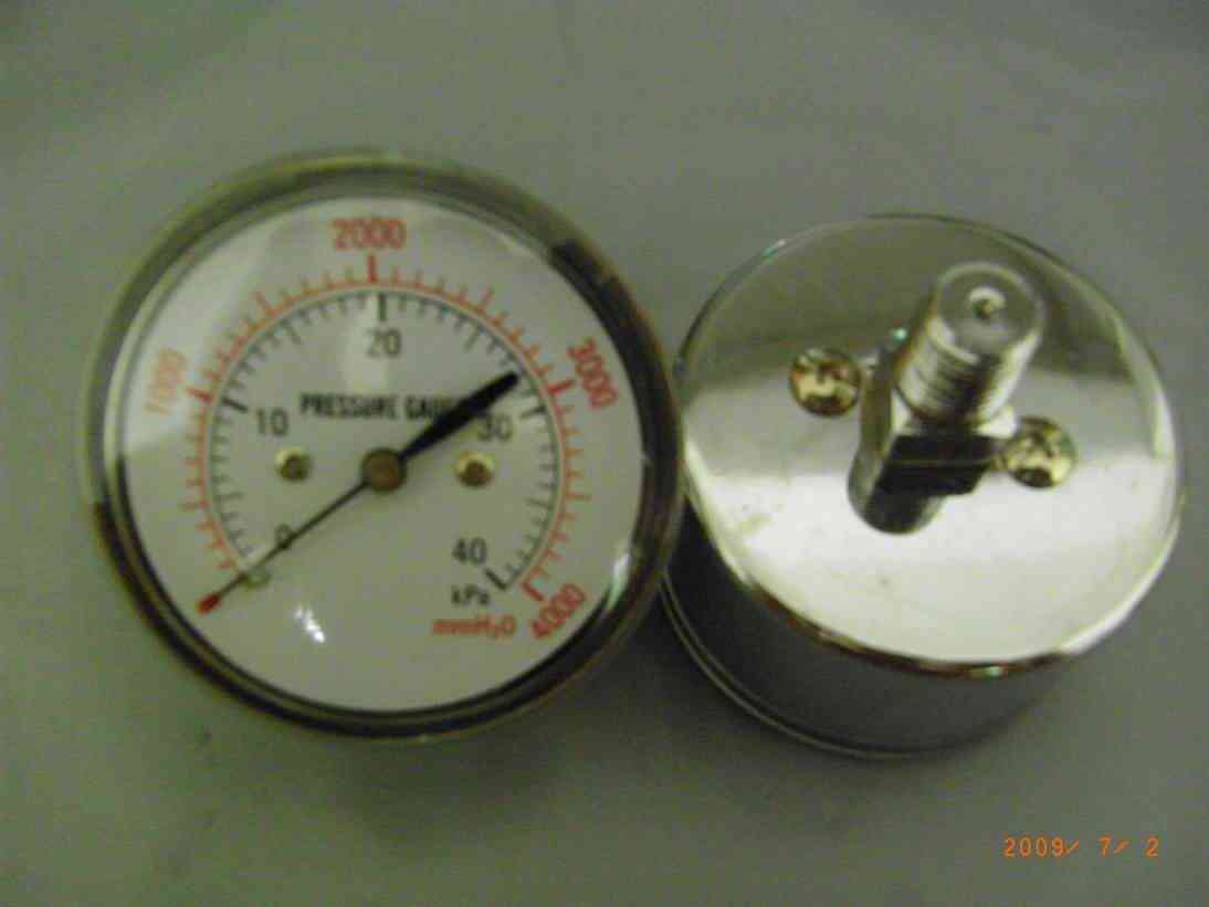 供应轴向过压防止型膜盒微压表